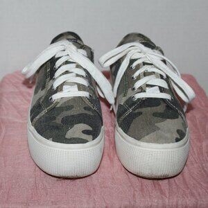 American Eagle Camouflage Sneakers